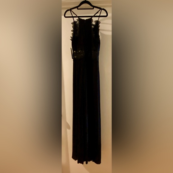 Black maxi - Thoughts of hue dress - Picture 1 of 7
